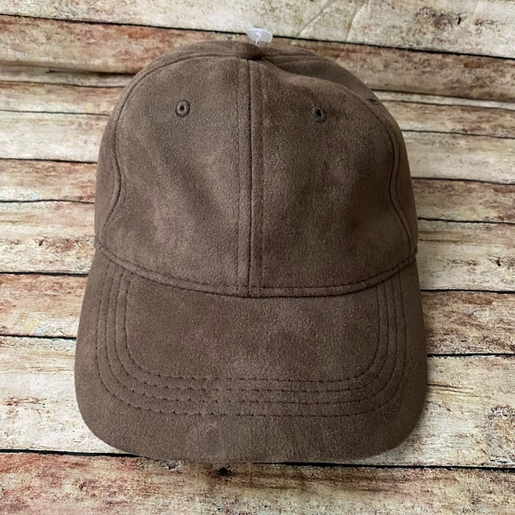 Old Navy Accessories - NWOT Old Navy Olive Green Faux Suede Baseball Hat OS